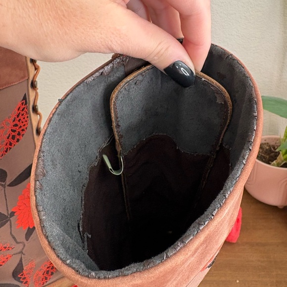 RARE Vintage Timberland Tan and Red Lace Up Boots - Picture 5 of 7